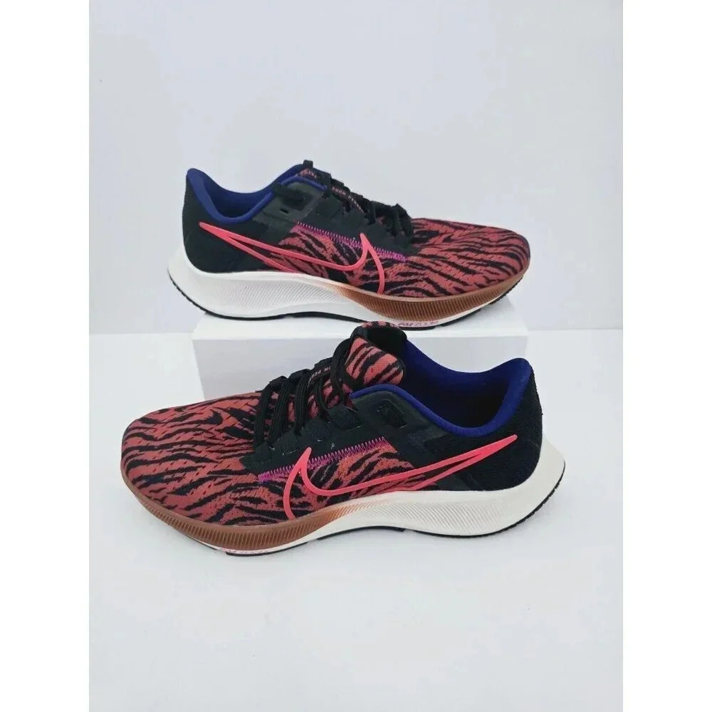Nike Women's Athletic Shoes - Black and Pink
